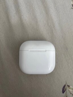 Airpods 4 nabíjecí pouzdro - 4
