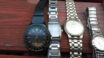 Stare zapalovače ,nůžky ,hodinky ,autíčka . - 4