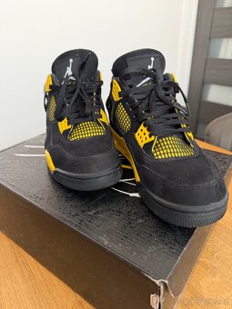 Nike AIR JORDAN 4 RETRO Thunder - 4