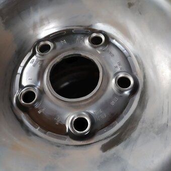 16" plechová kola – 5x112 – VOLKSWAGEN (ŠKODA, AUDI, SEAT) - 4