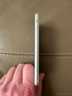 iPhone 8 256GB Silver - 4