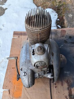 Jawa 250 motor - 4
