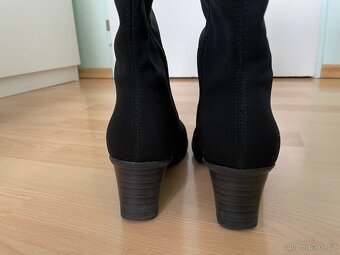 Dámské černé kozačky pod kolena - 4