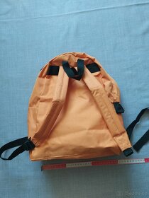 Oranžový batoh - 4