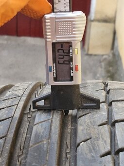 Letní pneu 225/40R18 - 4