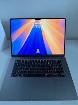 Apple MacBook Air 15palcový / M2 - 4