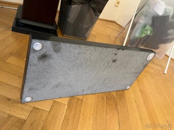 Kámen podstavec pod počítač - 4