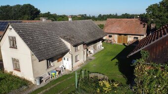 Prodej hospodářské usedlosti se stodolou, 2 493m2 pozemek, H - 4