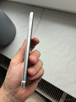 iPhone SE 2020 - 4
