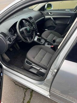Prodám škoda OCTAVIE FACELIFT 1,8 Tsi - zadřený motor - 4