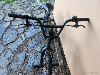 Prodám BMX KOLO ČERNÉ BARVY - 4