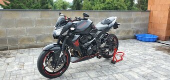 Kawasaki Z750R - 4