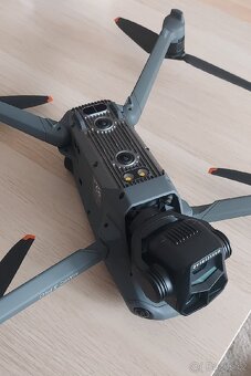 DJI Mavic 3 Pro - 4