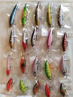 SADA 20 KS ZVUKOVÝCH RYBÁŘSKÝCH WOBLERŮ - 4