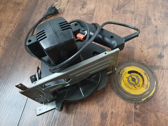 Ruční kotoučová pila Black & Decker, kotouč 140 mm - 4