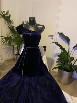 Guess sametove korzetove saty maturitni modre 36 - 4