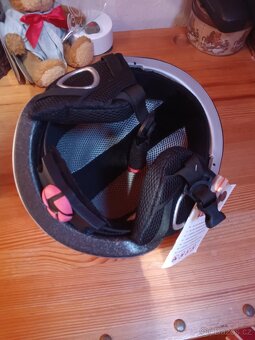 Lyžařská helma - 4