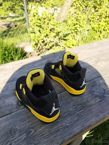 Nike Jordan 4 Thunder - 4