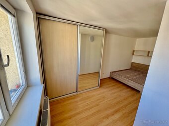 atraktivní 2+kk s vanou - ul.U Křížku, Praha 4 - Vršovice - 4
