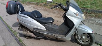 Suzuki Burgman 250 - 4
