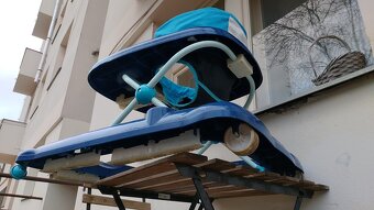 Dětské chodítko Hauck, PC:1500 CZK + zdarma přebalovací pult - 4