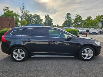 VOLVO V60 2012 T6 224 kW AWD 4x4 R-DESIGN,NAVI,PARK.KAMERA - 4