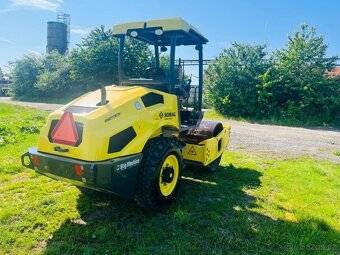 Vibrační válec Bomag BW145DH3 - 4