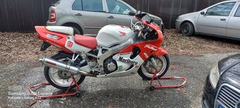 Honda CBR 900 RR Fireblade - 4