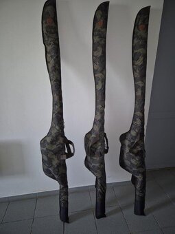 Rybářské pruty s navijáky a pouzdry - 4