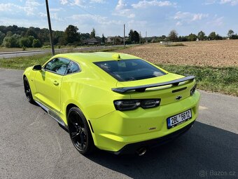 Chevrolet Camaro V8, 6,2l, perfektní stav, nebourané - 4