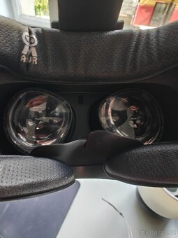 Oculus Quest 2 + prislusenstvi - 4