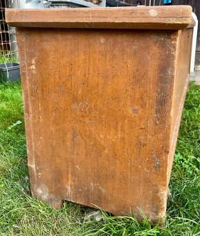 Stará truhla na obilí - 4