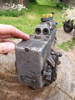 Vstřikovací palivové čerpadlo praga v3s - 4