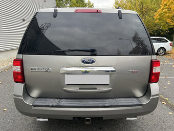 Ford Expedition XLT 5.4 V8, 67 000 km,1.majitel, 7 míst, 4x4 - 4