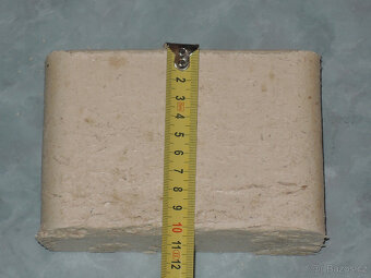 Dřevěné bukové brikety,baleno po 10kg....100kč.. - 4