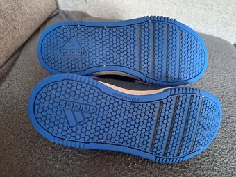 Chlapecké boty značky ADIDAS. - 4