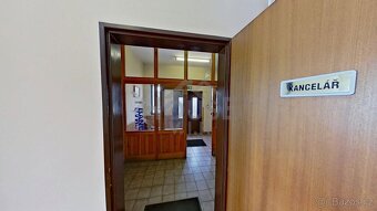 Pronájem kanceláře s vlastním zázemím a parkovištěm m2 - Be - 4