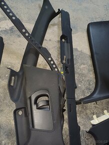 AUDI A4 B6- plasty sloupků - 4