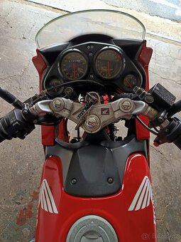 HONDA CBR125r 2004 - 4