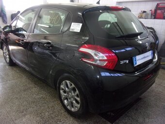 Peugeot 208 1,6 e-HDi - 4
