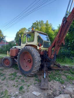 Traktorbagr Bělorus - 4
