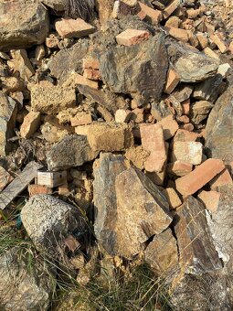 zdarma kvalitní materiál z demolice 100 leté chalupy - 4