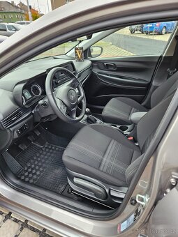 Hyundai i20 1,2i 62kw 28300km comfort club 1majitel serviska - 4