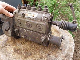 Vstřikovací palivové čerpadlo praga v3s - 4