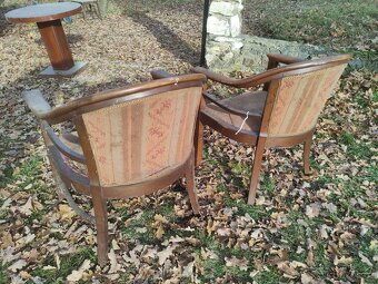 Stará dobová křesla - 4