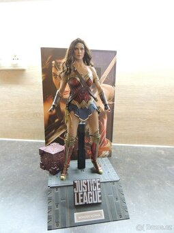 Figúrka Hot Toys Wonder Woman (Justice League Deluxe) - 4