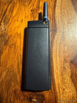 Vintage mobilní telefon Ericsson A1018s – sběratelský kousek - 4