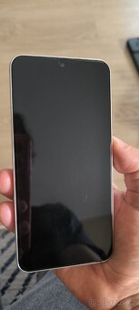 Samsung s22 5g bílá 256 gb + bohate prislusenstvi - 4