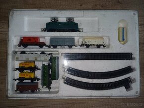 Set mašinky s vagonkama. TT - 4