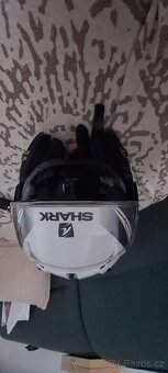 Prodam přilbu shark vyklopna - 4